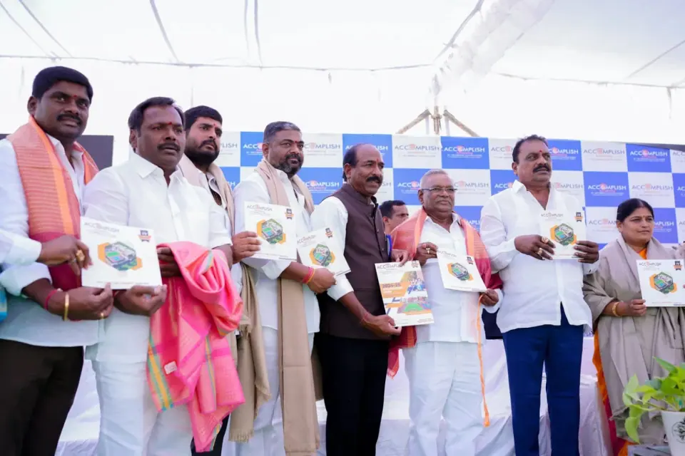 Guests releasing the brochure